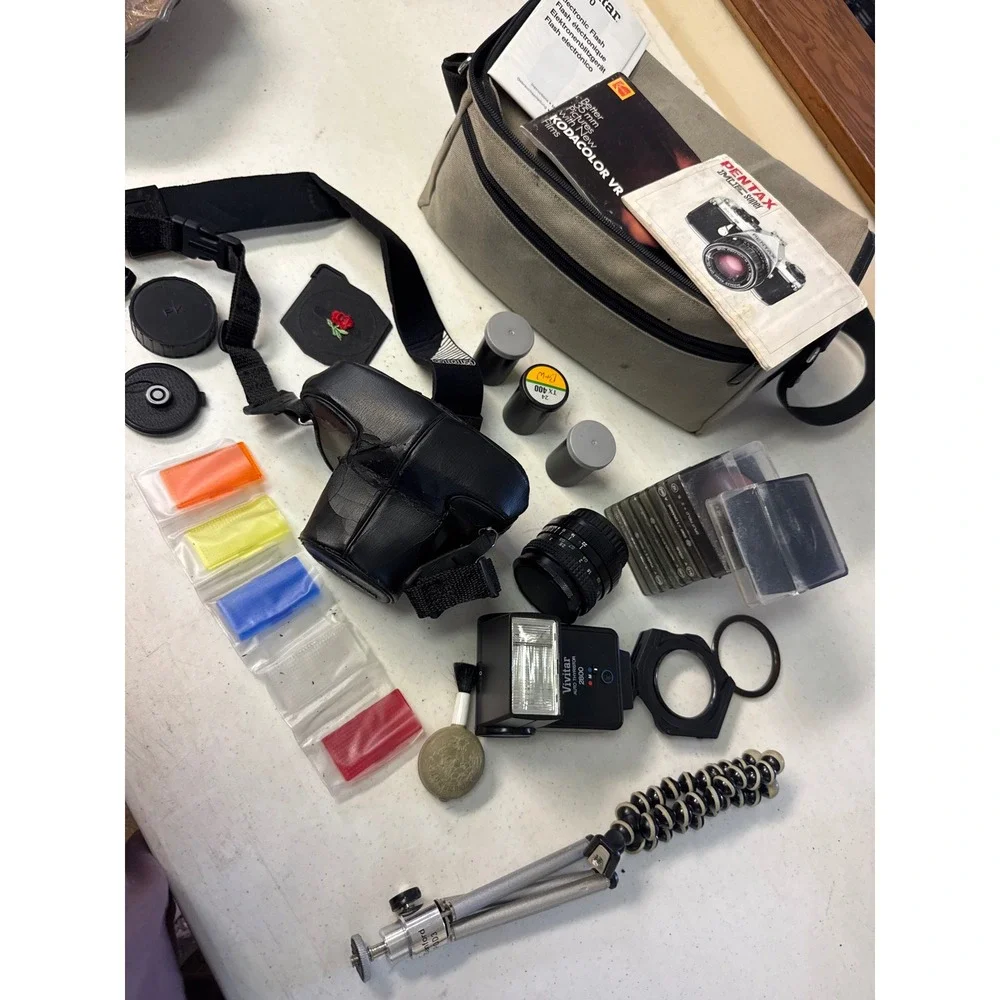 Pentax ME Super 35mm SLR Camera Bundle SMC 50mm Lens Vivitar Flash Filters Bag